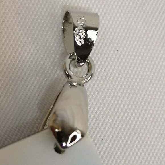 New Diagonal Abalone shell Pendant 18KGB Silver Claps NWOT - Picture 5 of 5